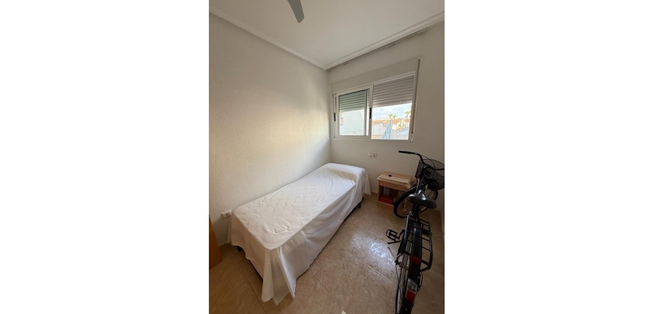 Sale - Apartment / flat -
Torrevieja - Playa del cura