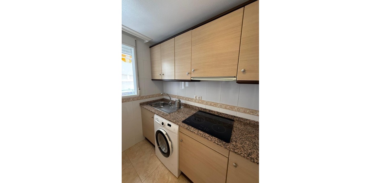 Sale - Apartment / flat -
Torrevieja - Playa del cura