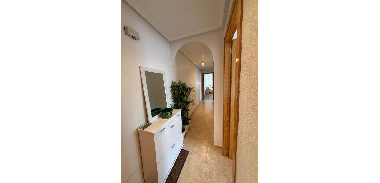 Sale - Apartment / flat -
Torrevieja - Playa del cura