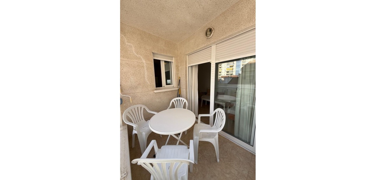 Sale - Apartment / flat -
Torrevieja - Playa del cura
