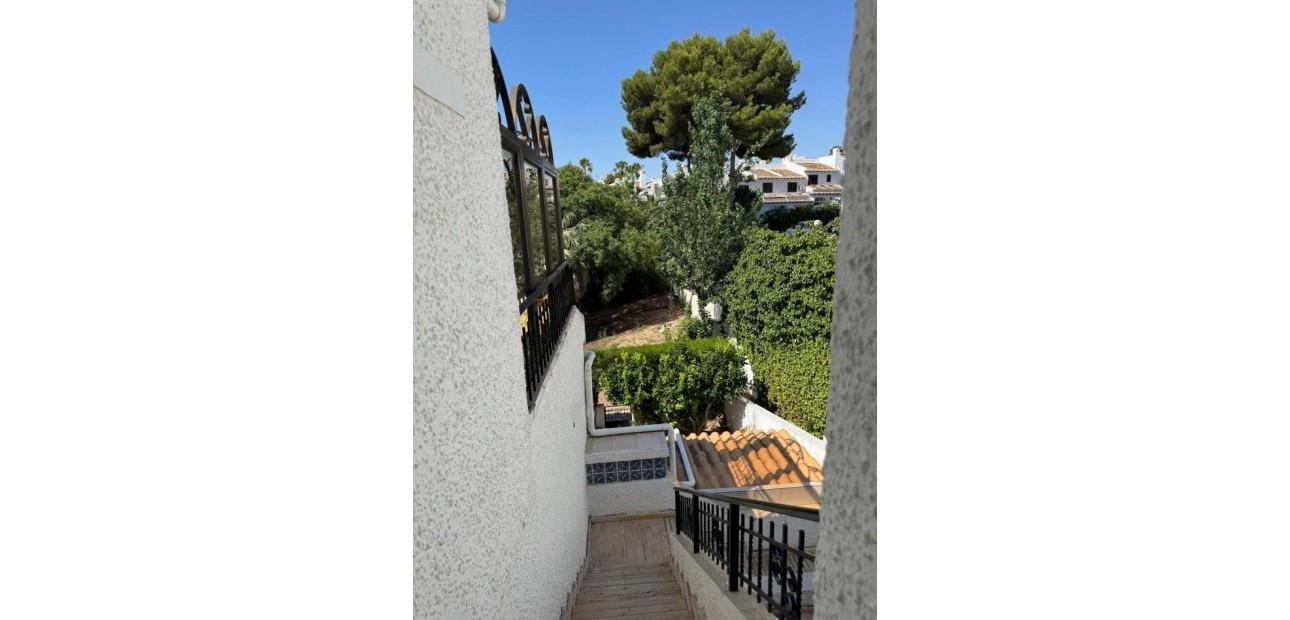 Sale - Apartment / flat -
Cabo Roig - MUY CERCA DE LA PLAYA