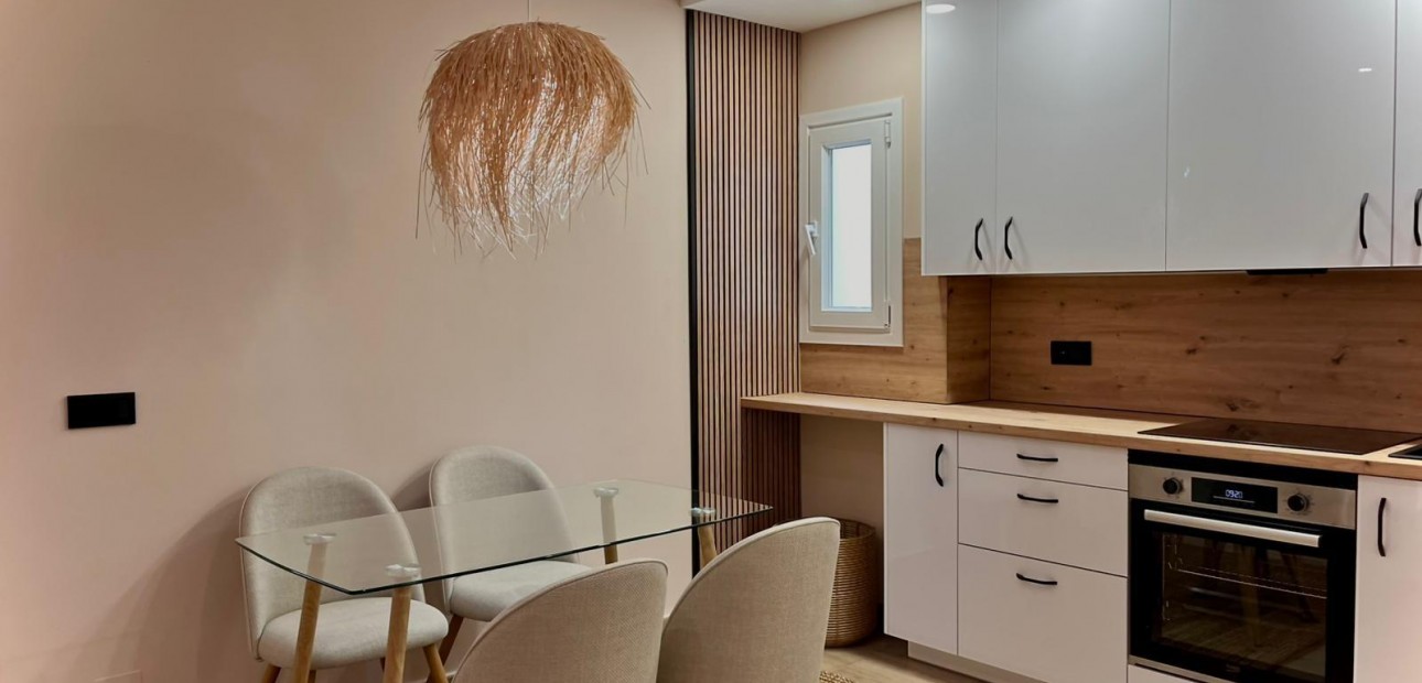Sale - Apartment / flat -
Torrevieja - Parque las naciones