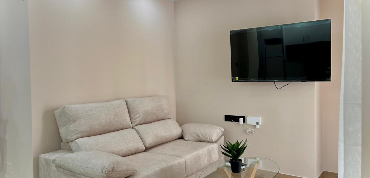 Sale - Apartment / flat -
Torrevieja - Parque las naciones