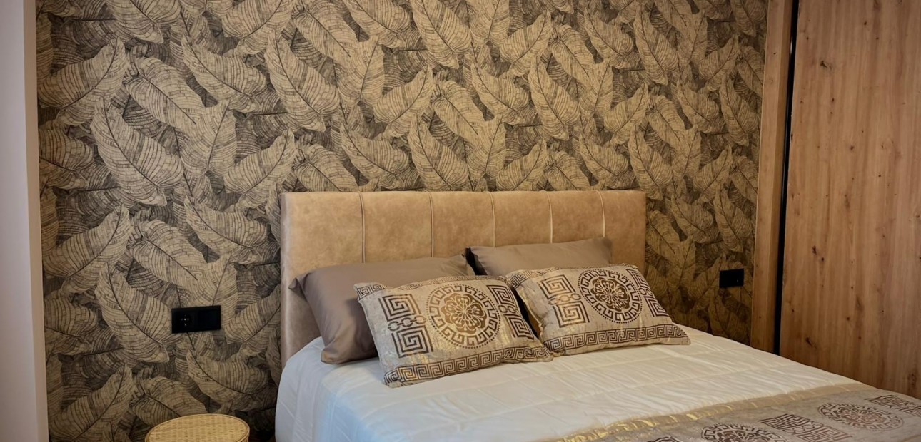Sale - Apartment / flat -
Torrevieja - Parque las naciones
