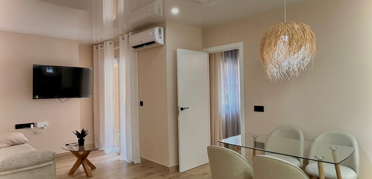 Sale - Apartment / flat -
Torrevieja - Parque las naciones