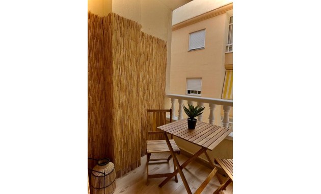 Sale - Apartment / flat -
Torrevieja - Parque las naciones