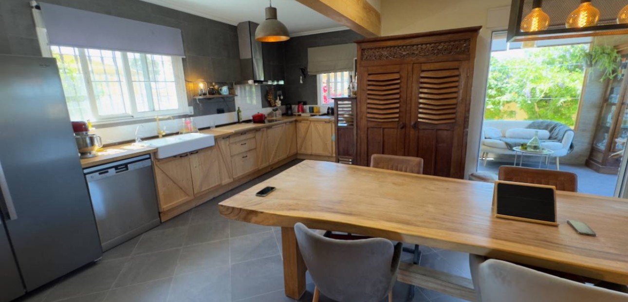 Venta - Finca / Country Property -
Catral