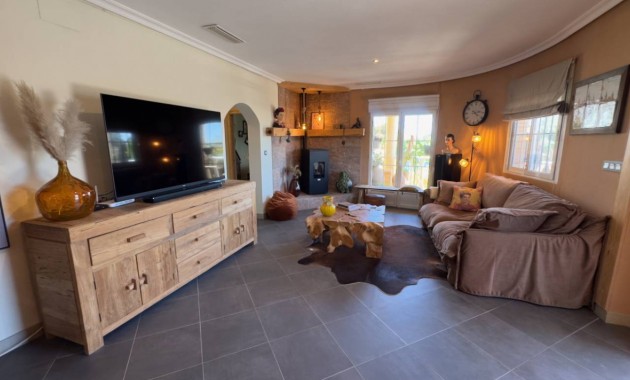 Venta - Finca / Country Property -
Catral