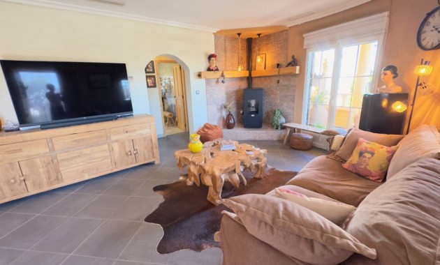 Venta - Finca / Country Property -
Catral