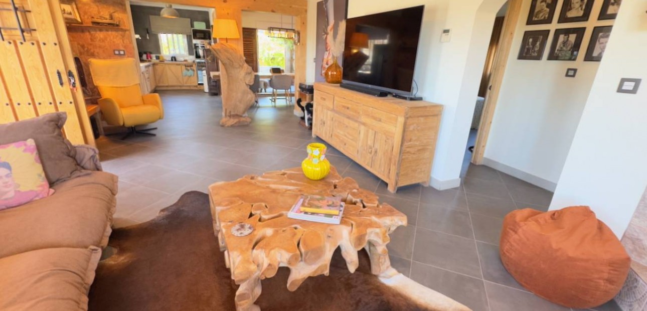 Venta - Finca / Country Property -
Catral