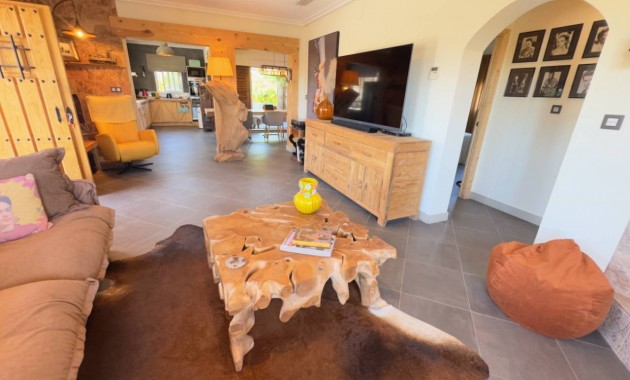 Venta - Finca / Country Property -
Catral