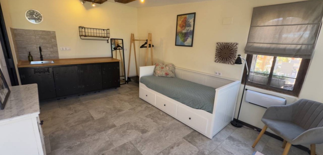 Venta - Finca / Country Property -
Catral