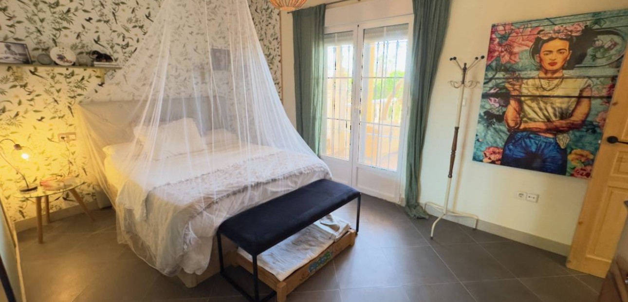 Venta - Finca / Country Property -
Catral