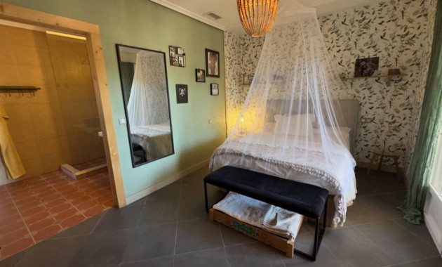 Venta - Finca / Country Property -
Catral