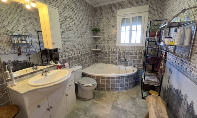 Venta - Finca / Country Property -
Catral