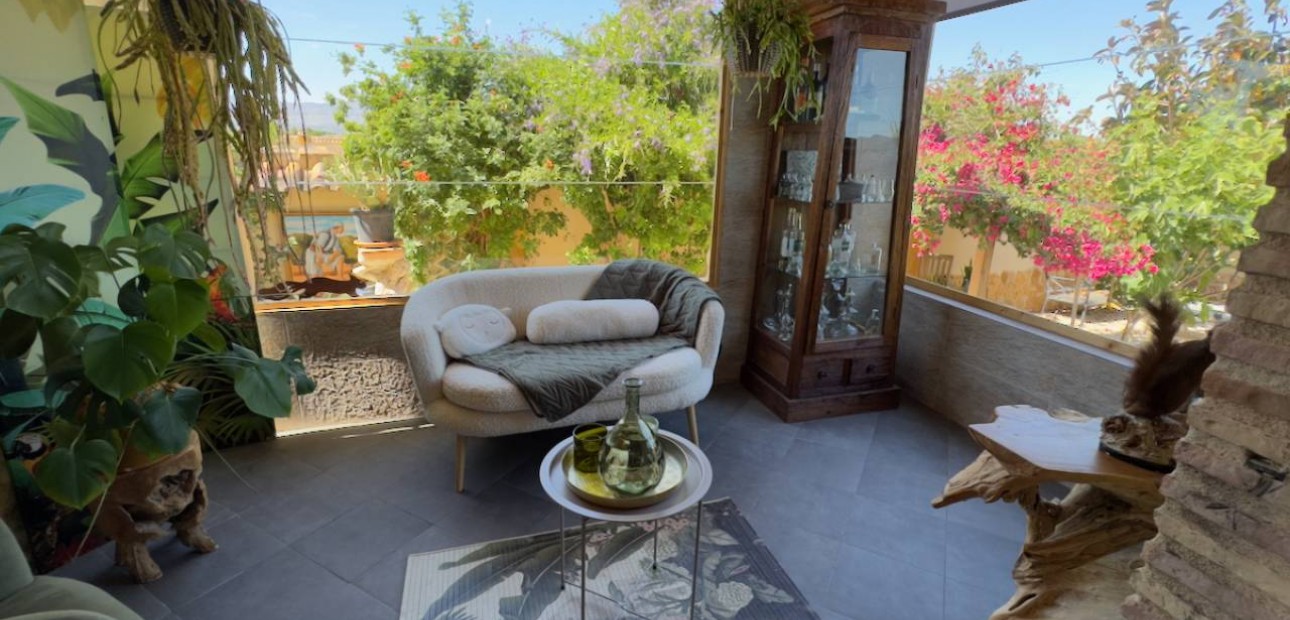 Venta - Finca / Country Property -
Catral