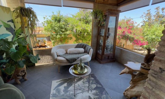 Venta - Finca / Country Property -
Catral