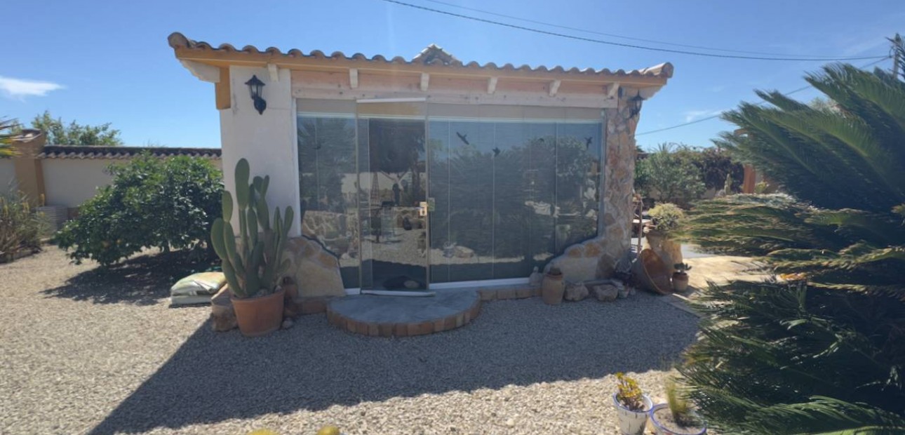 Venta - Finca / Country Property -
Catral