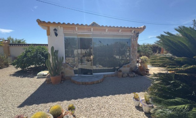 Venta - Finca / Country Property -
Catral