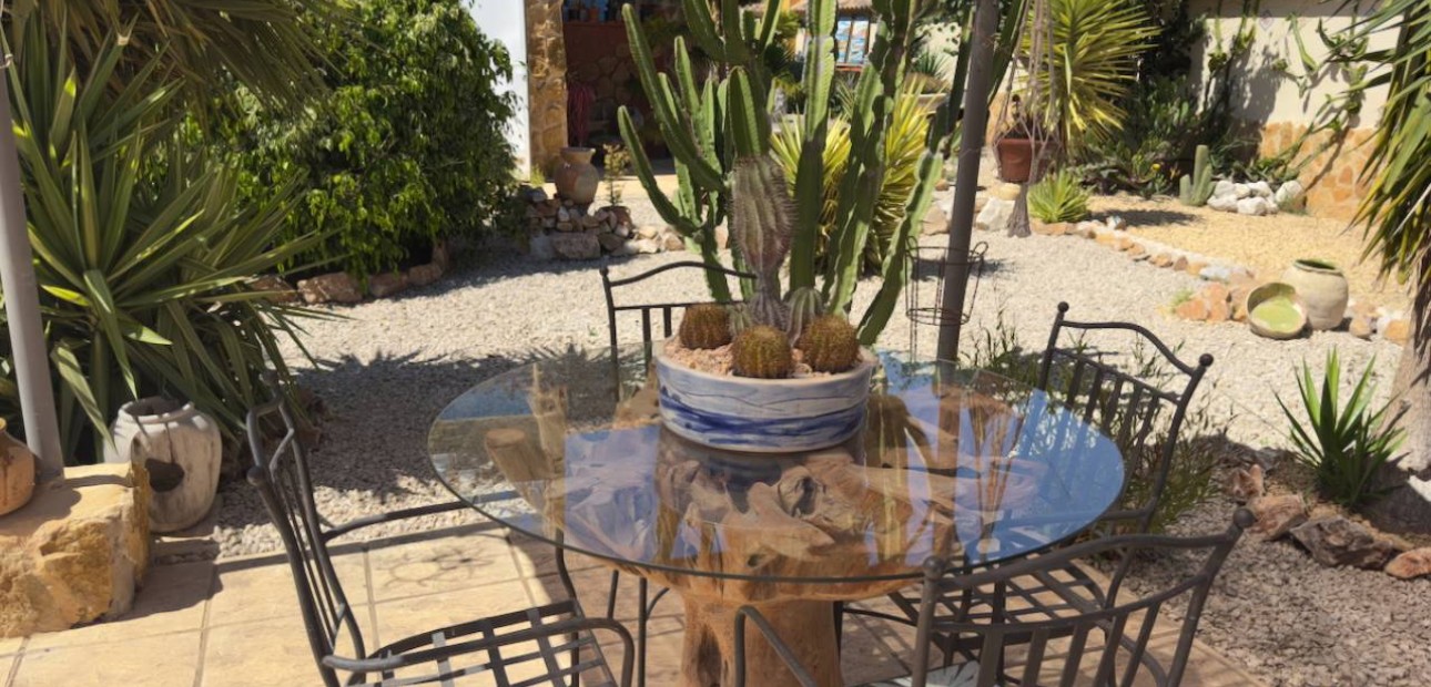 Venta - Finca / Country Property -
Catral