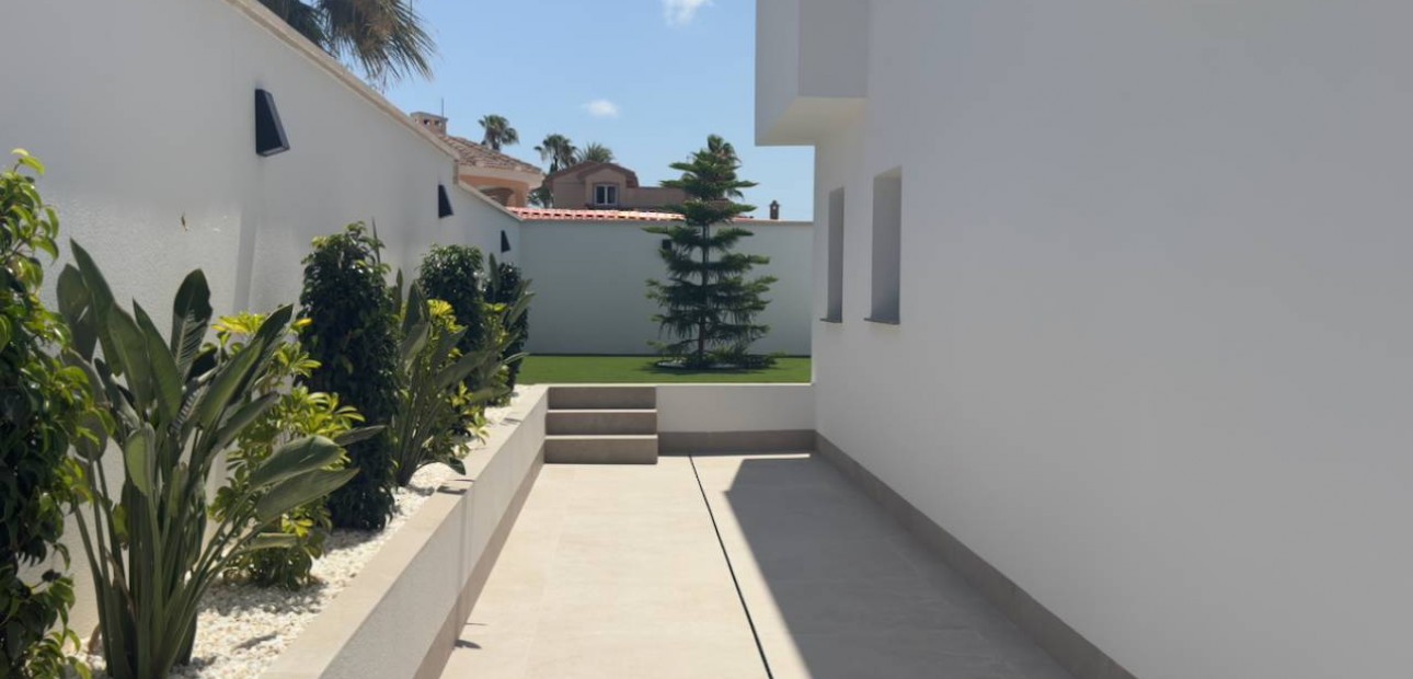 New Build - Villa -
Ciudad Quesada