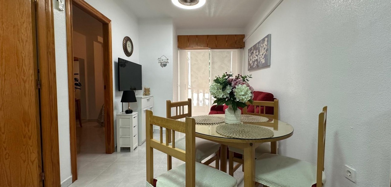 Herverkoop - Appartement / flat -
Torrevieja - Acequion