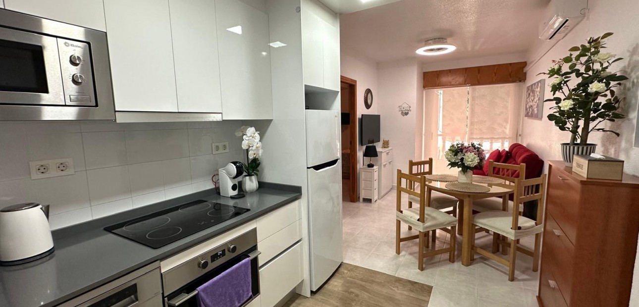 Herverkoop - Appartement / flat -
Torrevieja - Acequion