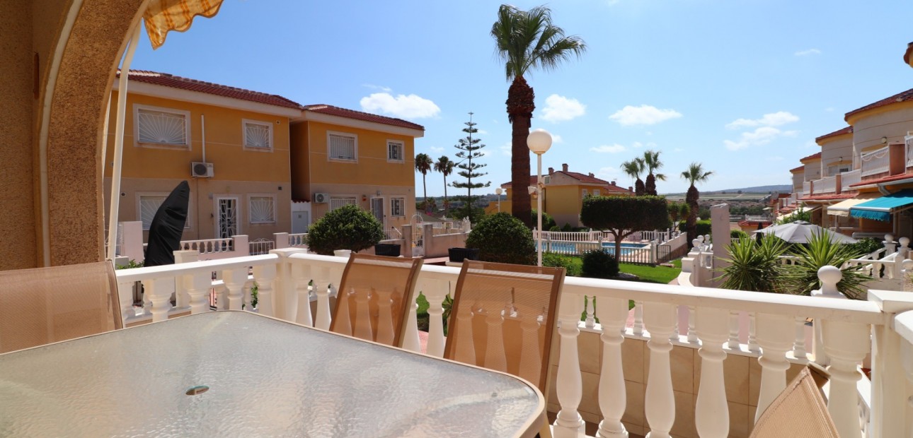 Herverkoop - Herenhuis -
Benijofar - Monte Azul