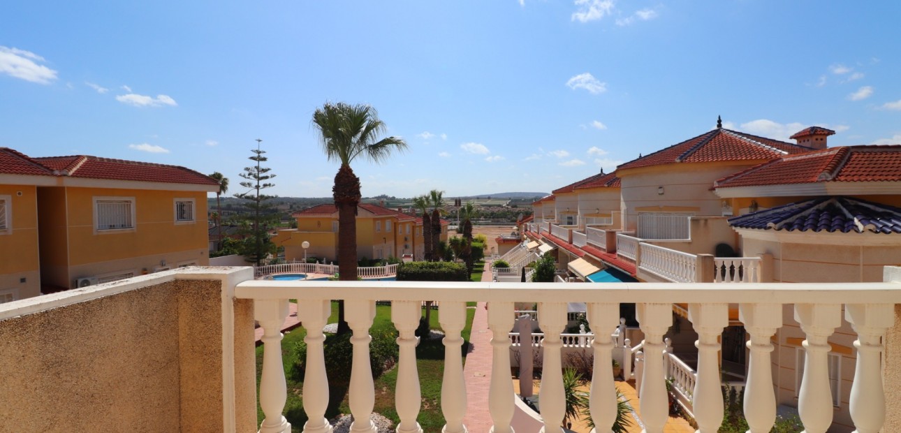 Herverkoop - Herenhuis -
Benijofar - Monte Azul