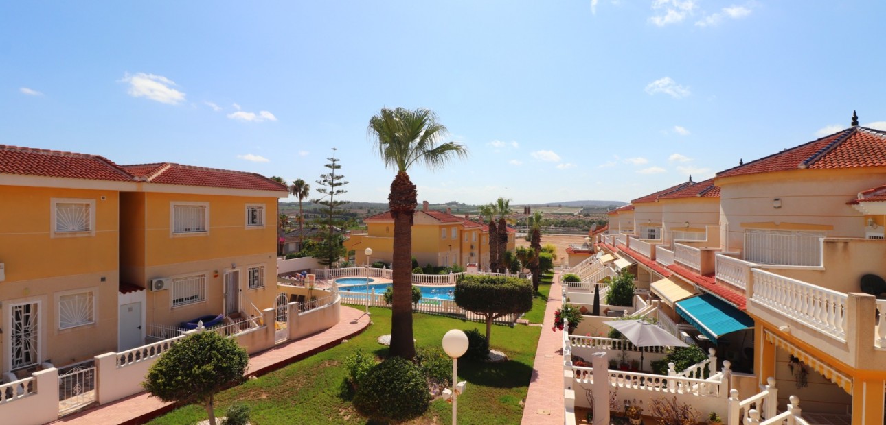 Herverkoop - Herenhuis -
Benijofar - Monte Azul