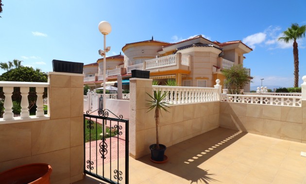 Herverkoop - Herenhuis -
Benijofar - Monte Azul