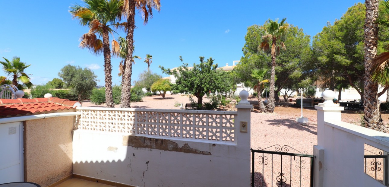 Herverkoop - Herenhuis -
Benijofar - Monte Azul