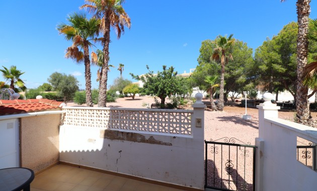 Herverkoop - Herenhuis -
Benijofar - Monte Azul