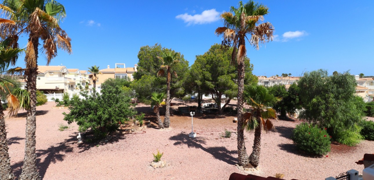 Herverkoop - Herenhuis -
Benijofar - Monte Azul