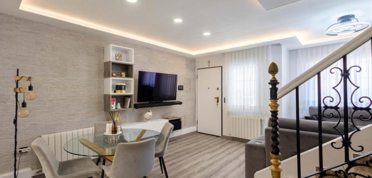 Venta - Villa -
Orihuela Costa - Montezenia