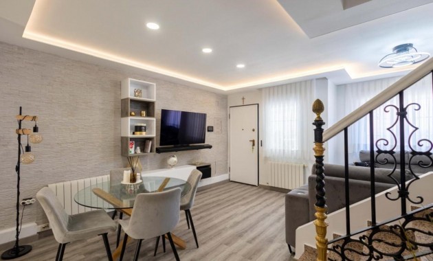 Venta - Villa -
Orihuela Costa - Montezenia