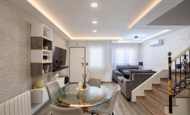 Venta - Villa -
Orihuela Costa - Montezenia