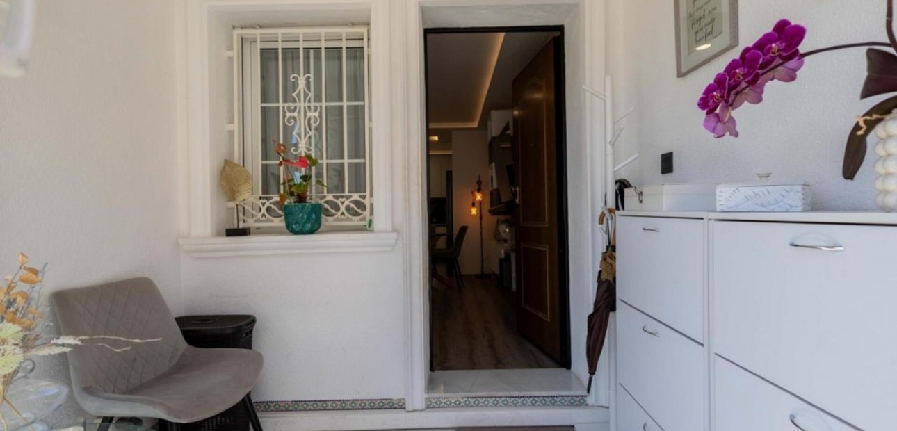 Venta - Villa -
Orihuela Costa - Montezenia