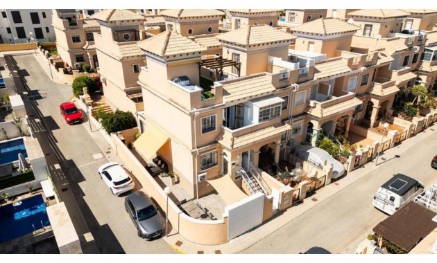 Venta - Villa -
Orihuela Costa - Montezenia