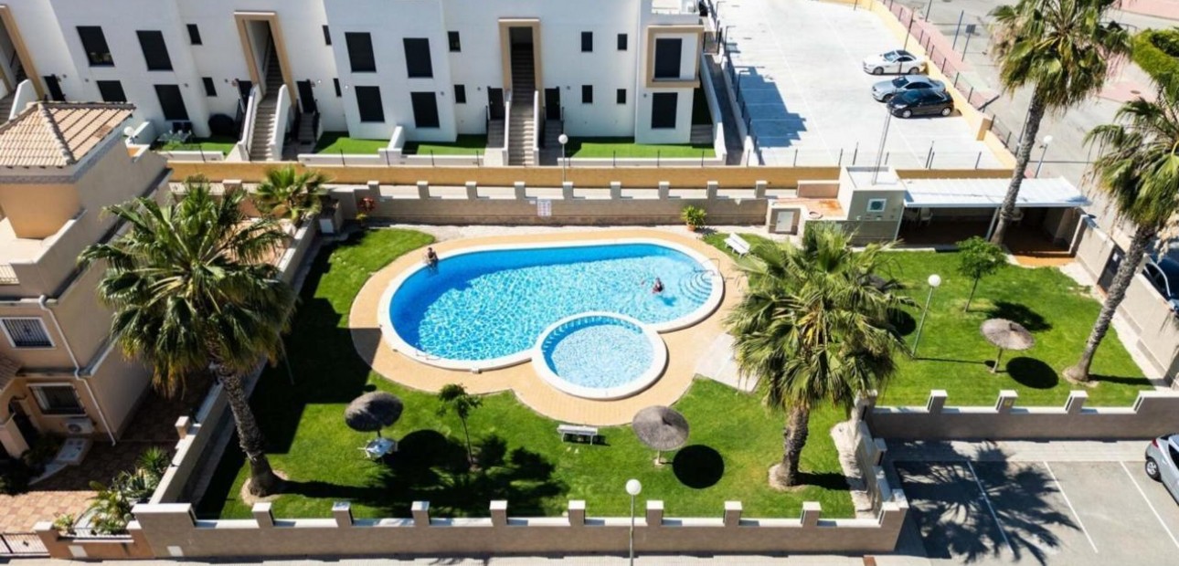 Venta - Villa -
Orihuela Costa - Montezenia