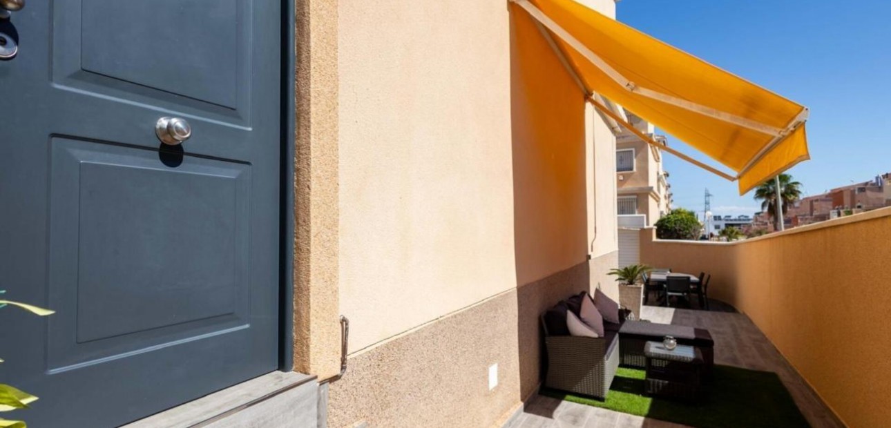 Venta - Villa -
Orihuela Costa - Montezenia