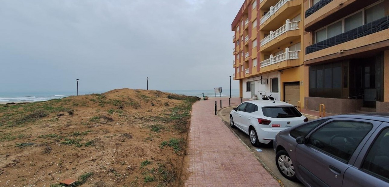 Venta - Apartamento / piso -
Torrevieja - La Mata