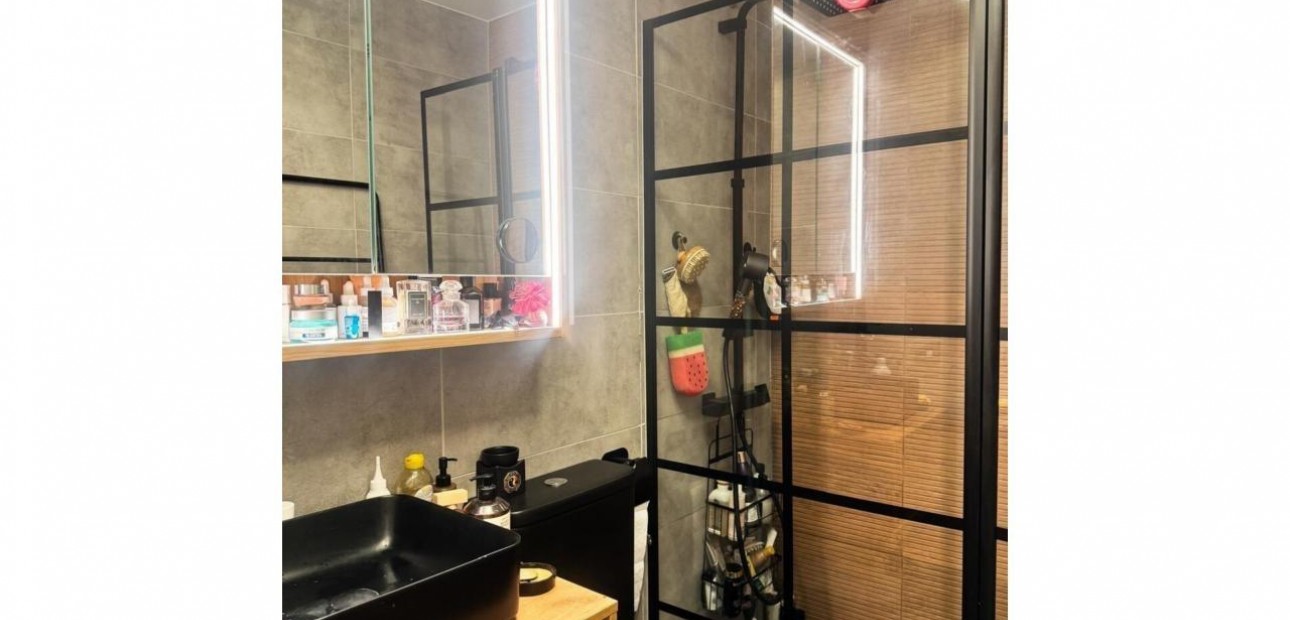 Sale - Apartment / flat -
Torrevieja - torrevieja