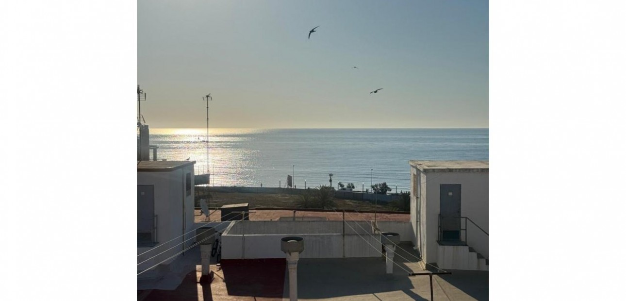 Sale - Apartment / flat -
Torrevieja - torrevieja