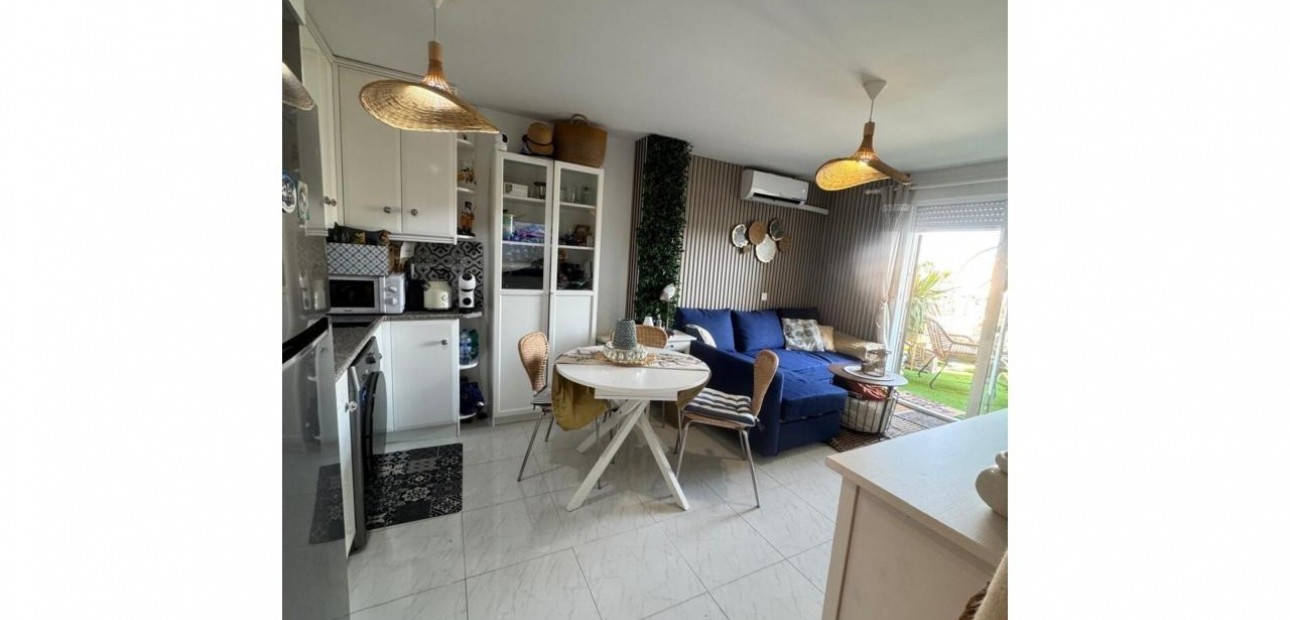 Sale - Apartment / flat -
Torrevieja - torrevieja