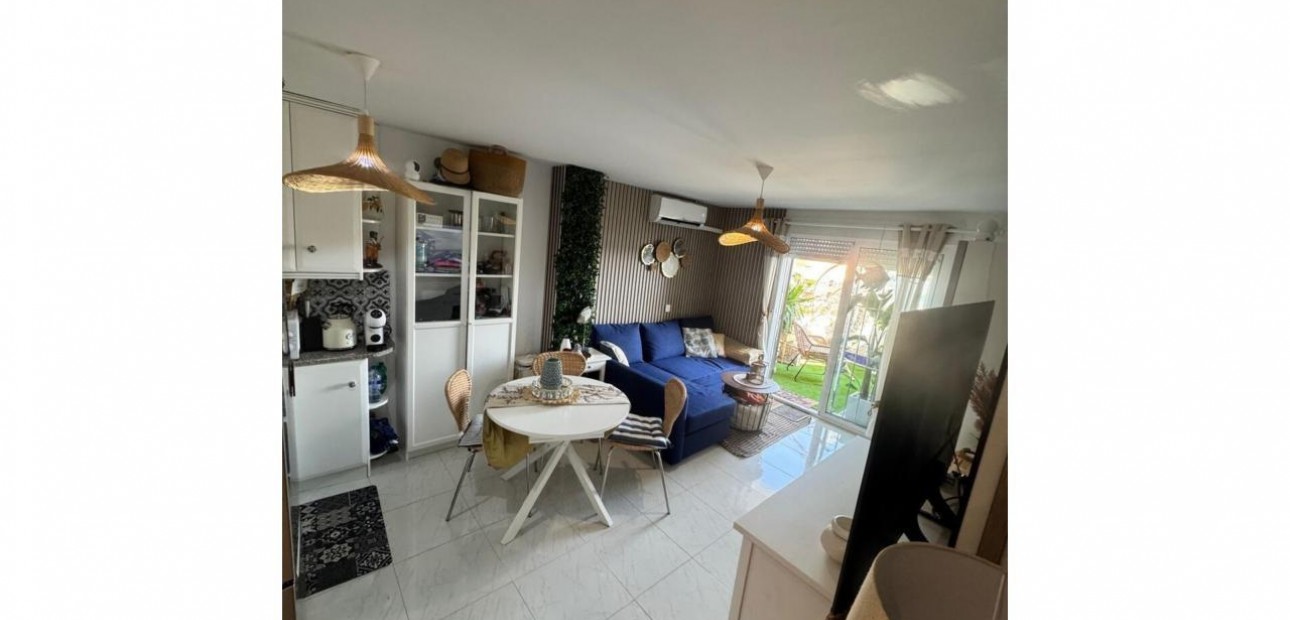 Sale - Apartment / flat -
Torrevieja - torrevieja