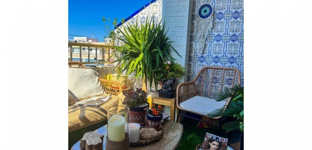 Sale - Apartment / flat -
Torrevieja - torrevieja