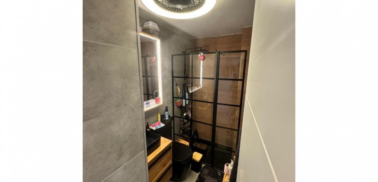 Sale - Apartment / flat -
Torrevieja - torrevieja