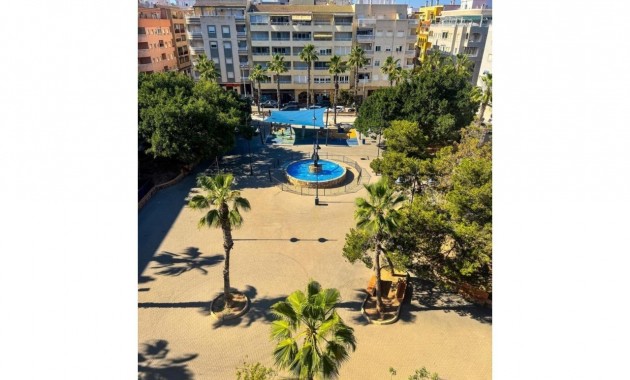 Sale - Apartment / flat -
Torrevieja - torrevieja