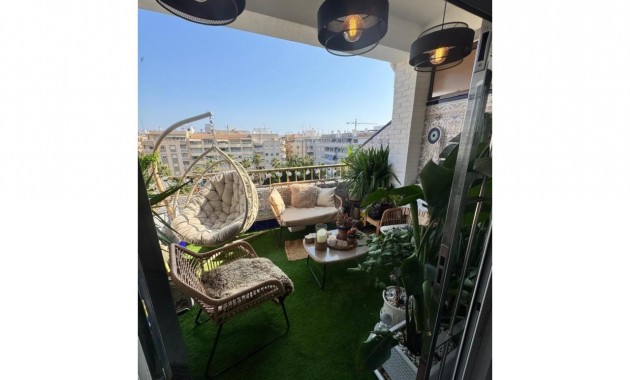 Sale - Apartment / flat -
Torrevieja - torrevieja